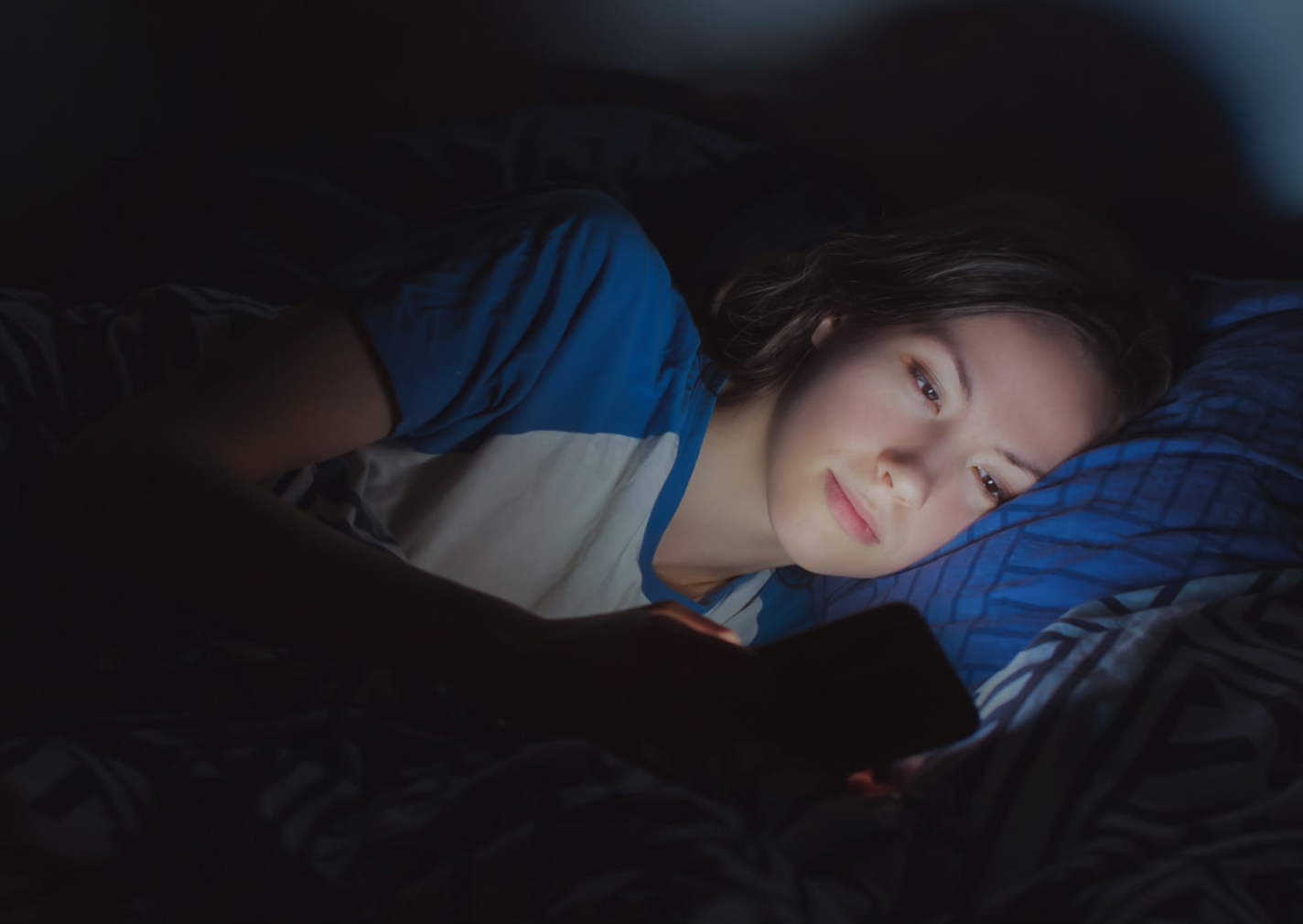 تعتيم 3840 هرتز بدون ضرر على العين.